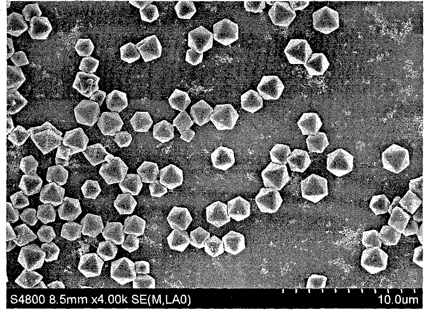 Preparation method of 8-hydroxyquinoline zinc with shape of octahedron