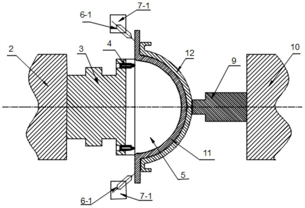 Precise forming method for large-size variable-curvature thin-wall storage tank diaphragm
