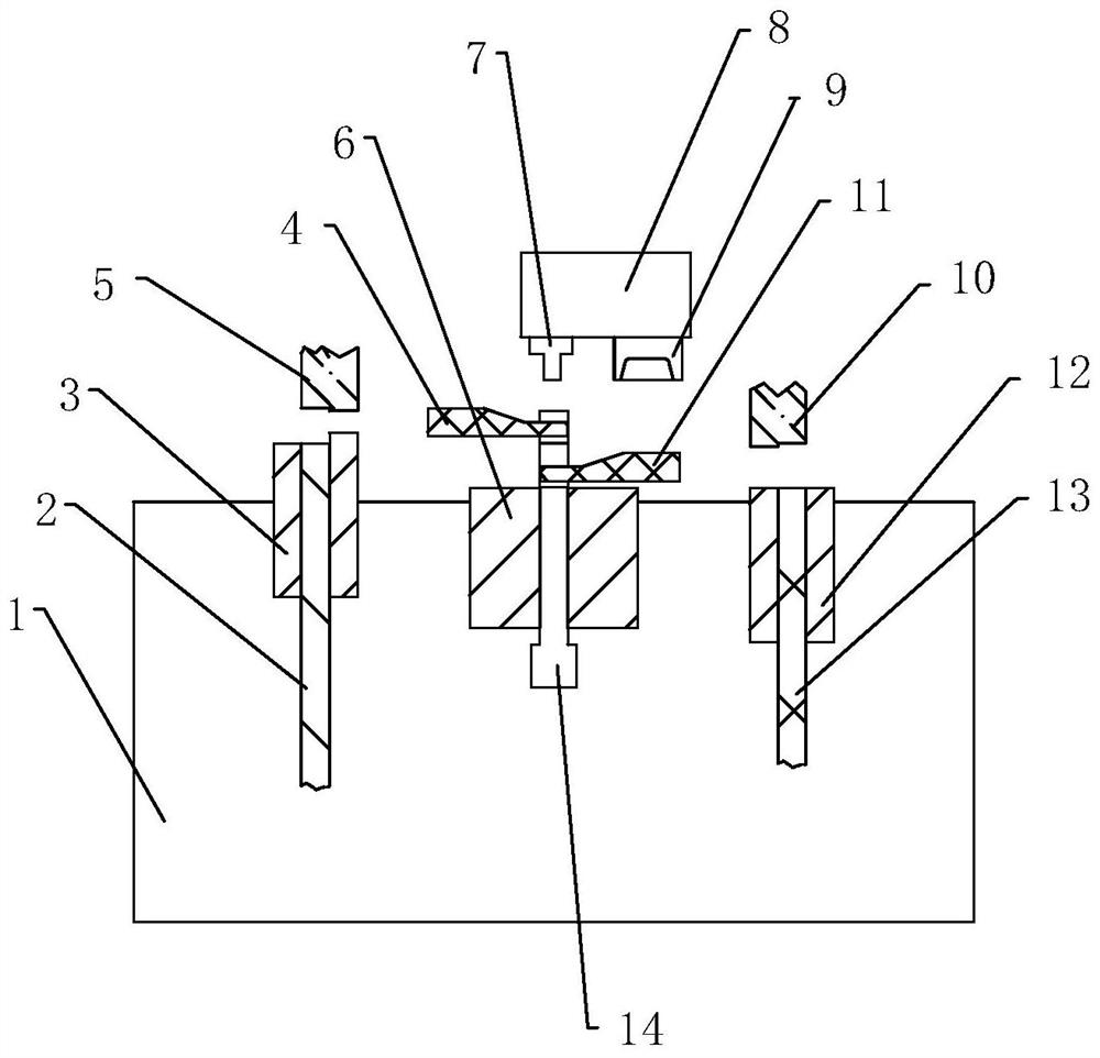 High-reliability rivet type electrical contact, forming equipment and forming method