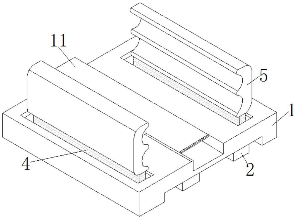 An anti-dumping tray for logistics transportation pipes