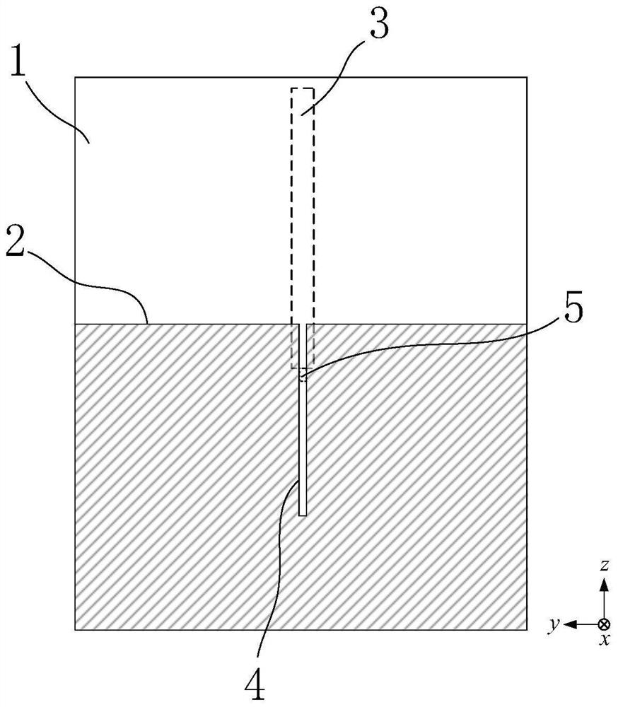 A dual-polarized antenna with planar monopole and half-slot structure