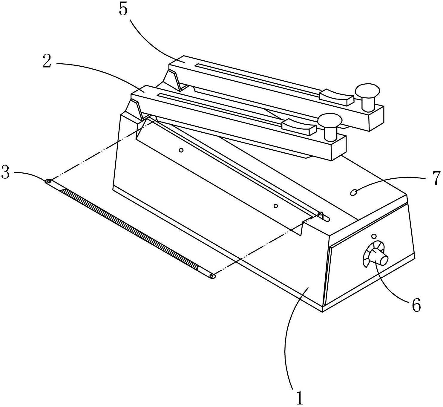 Heat sealer with vacuum pumping device
