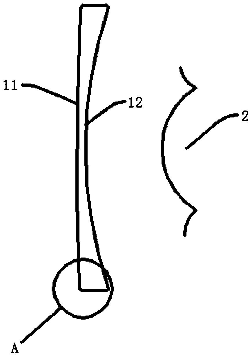 Method of manufacturing spectacle lens for reducing chamfer imaging interference