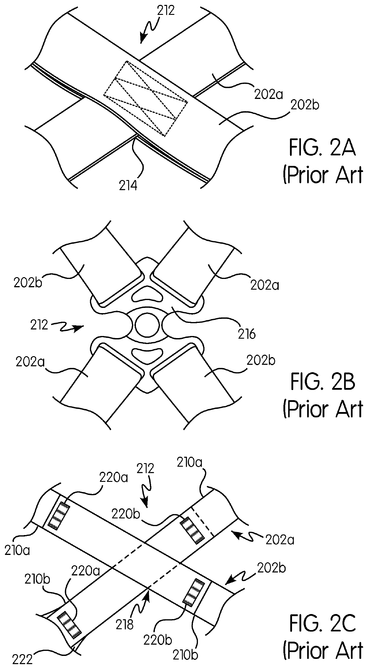 Harness with pivoting hip connection