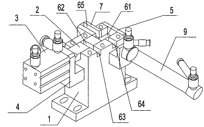 Automatic distributing mechanism of connector posts for wire connecting terminal
