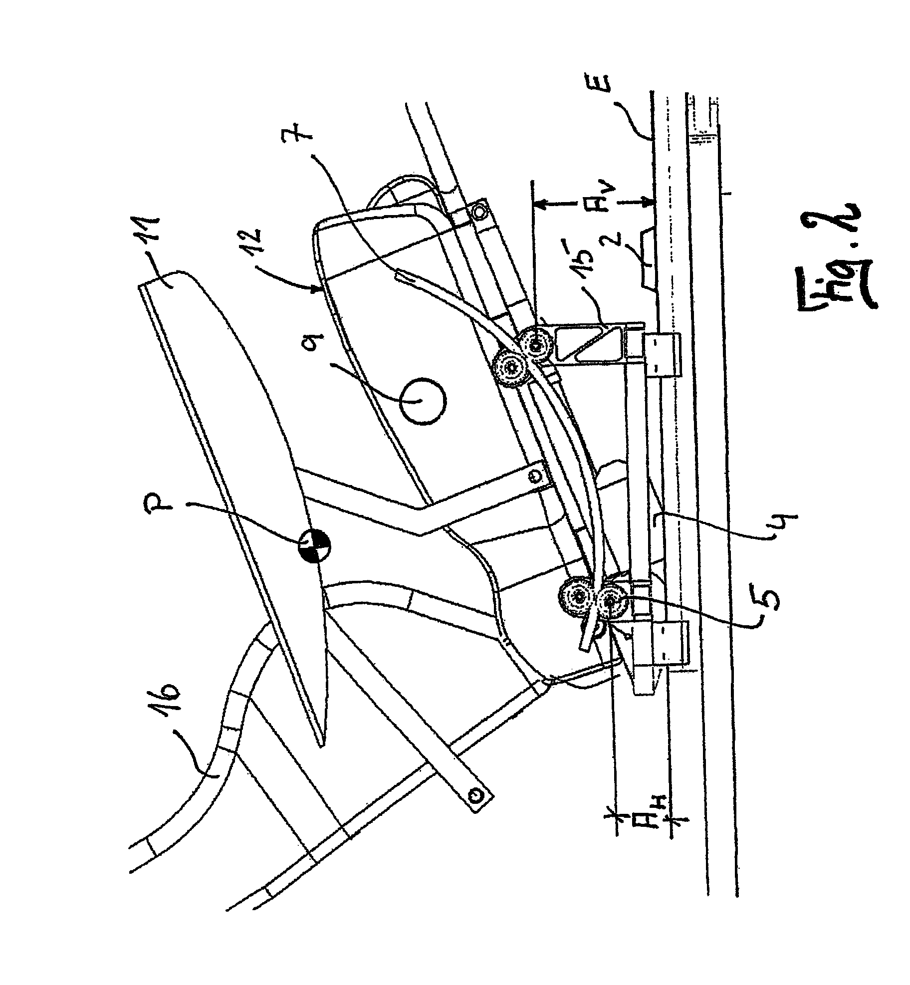 Vehicle with driver's seat with adjustable inclination