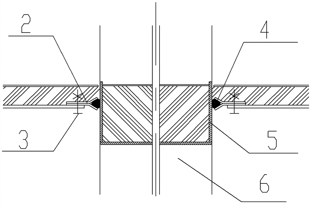 A sealing structure in which the load-bearing beam passes through the flue guard plate