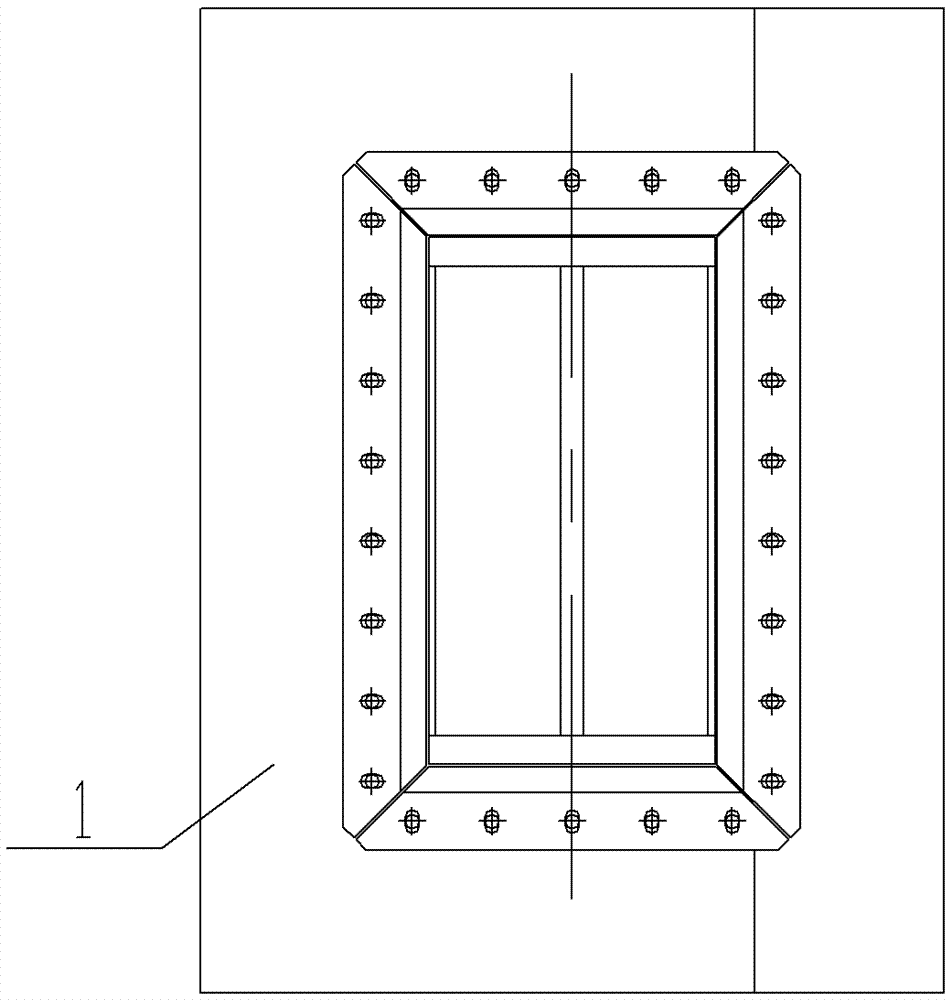 A sealing structure in which the load-bearing beam passes through the flue guard plate