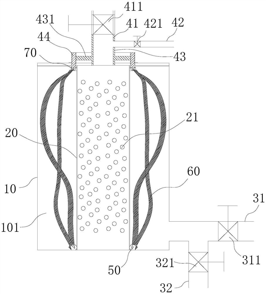 Filtering device with self-cleaning function