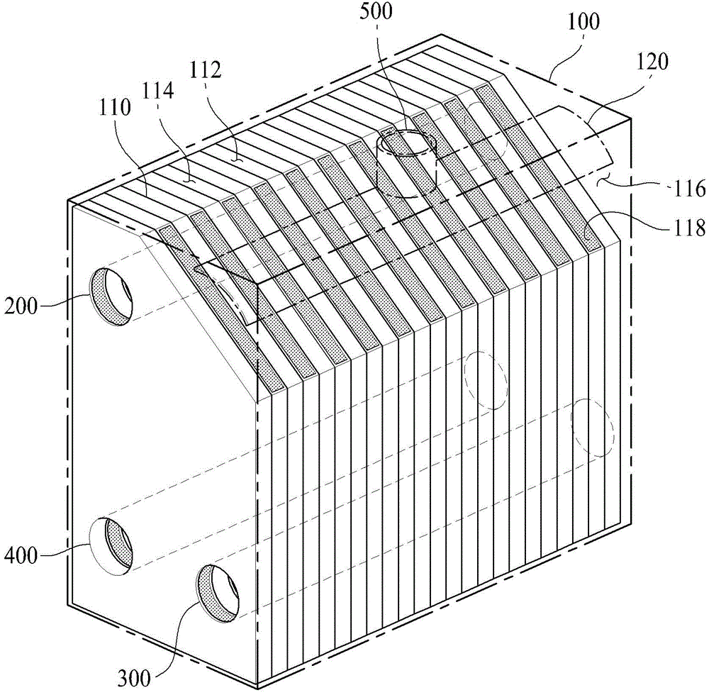 Plate type heat exchanger with vaporizing space for gas-liquid separating