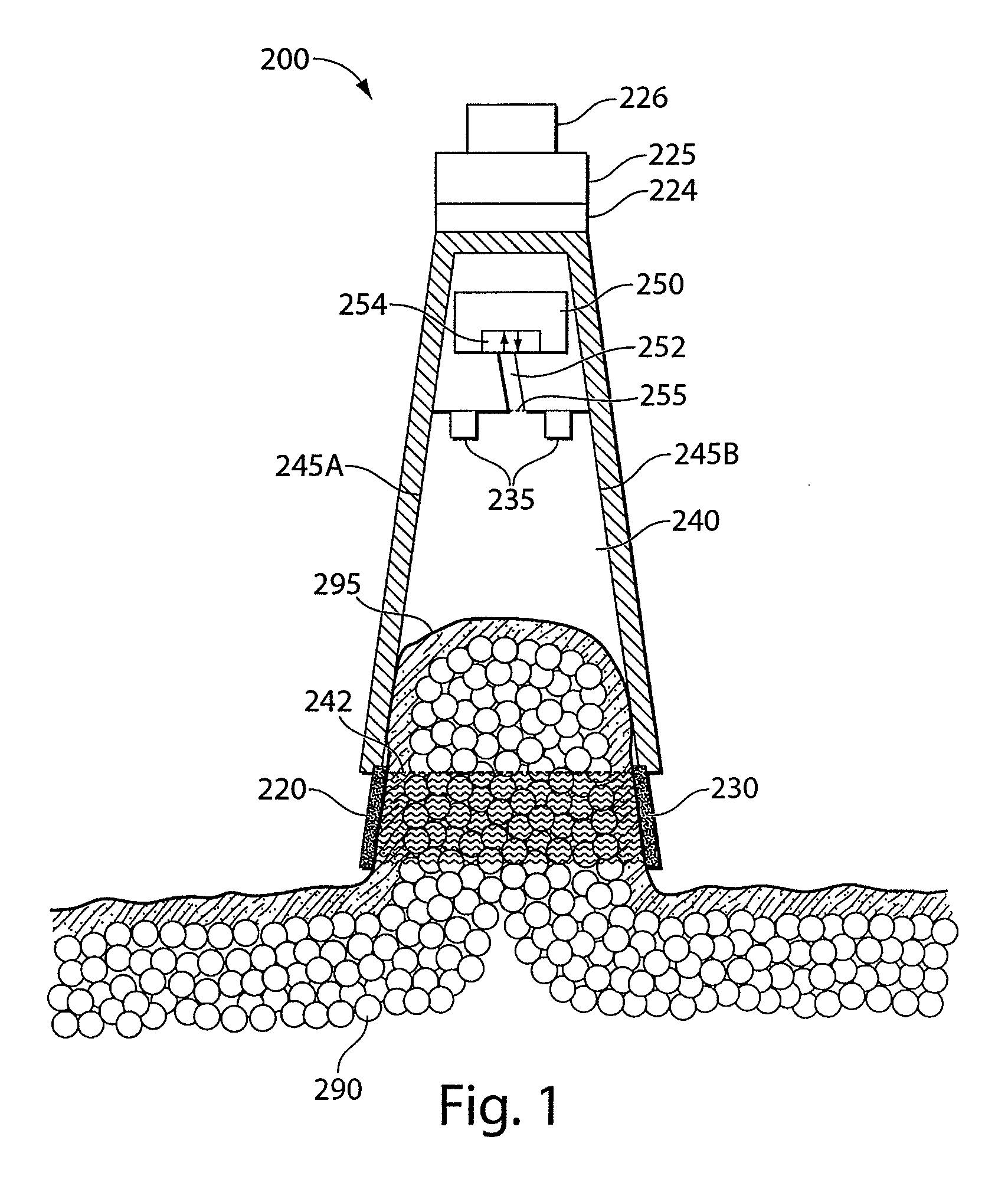 Apparatus, tip and method for treating tissue