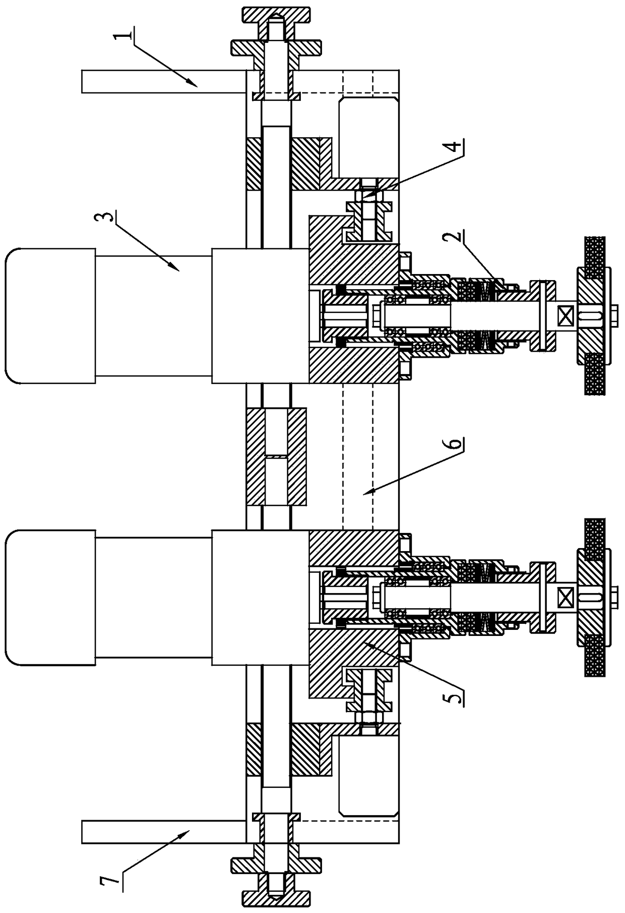 Clutch capping device of linear pump capping machine