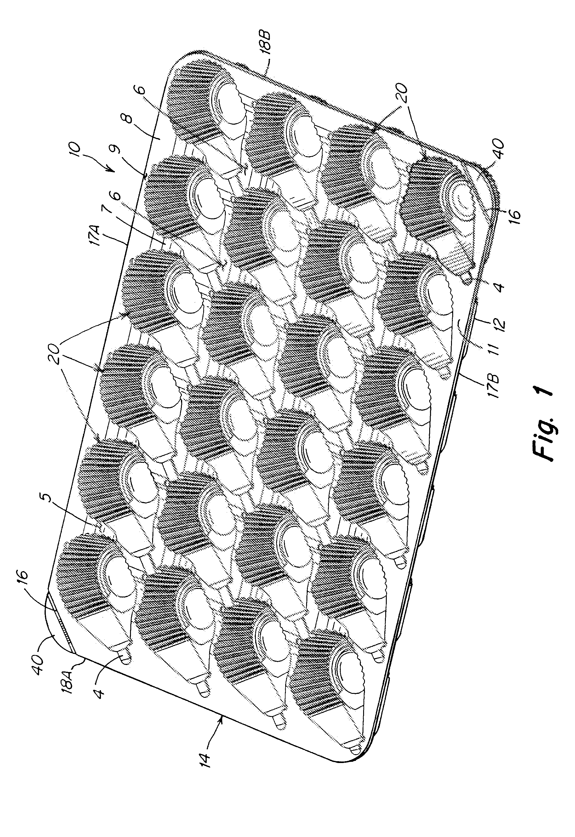 Packing tray having cell pockets with expandable sidewalls and floating base, and method of manufacture