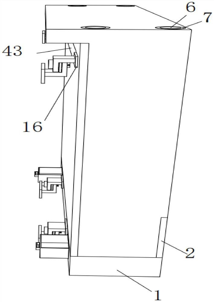 A building decorative curtain wall with thermal insulation structure that is convenient for paving