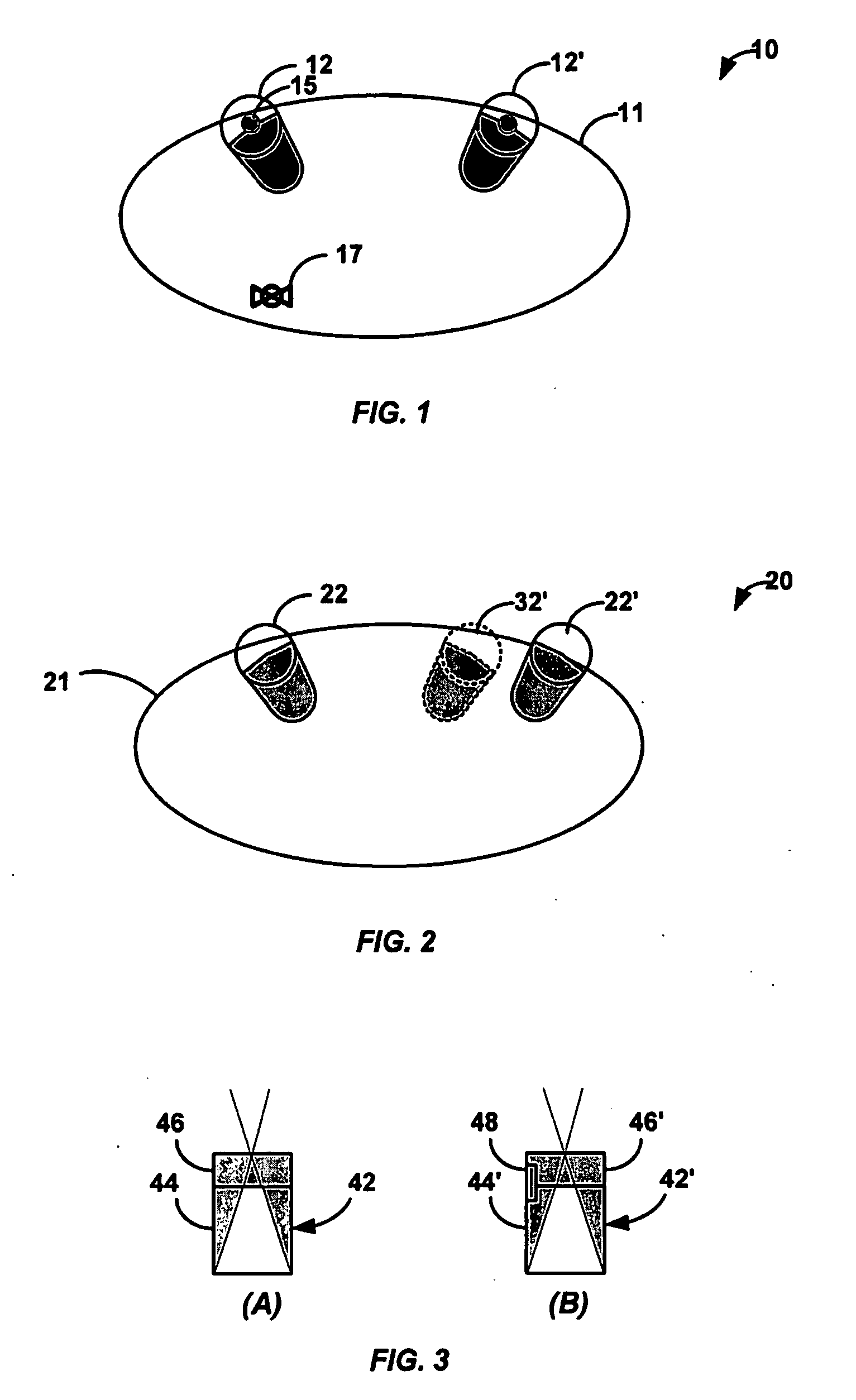 Hand-operated squeezable eye washer