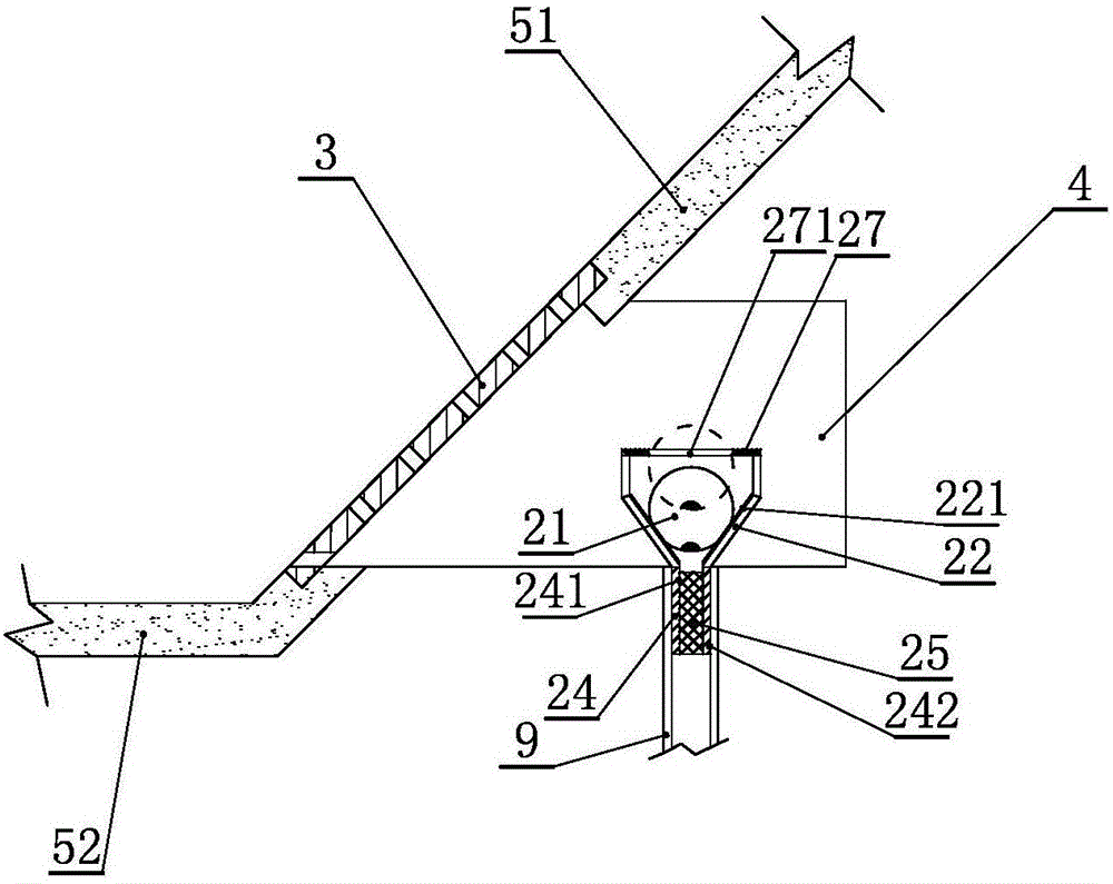 Protective device for baseplate of water conveyance canal at high groundwater table