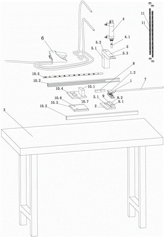 Pipe cutting device