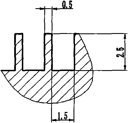 Low-temperature and small-diameter magnetic fluid seal device