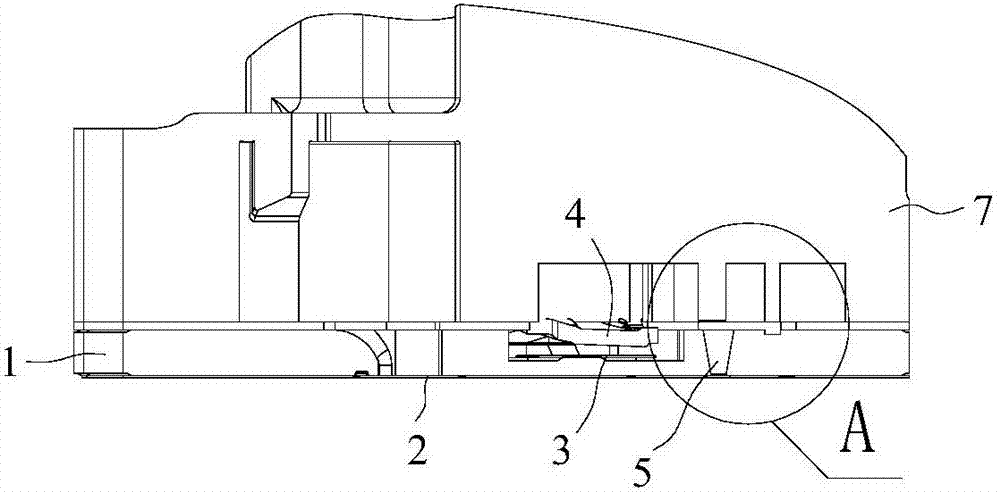 Pressure self-adaptive valve plate component