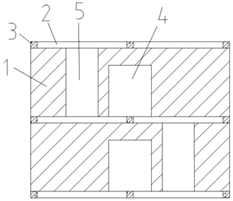 Staggered conveyor belt type balcony escape device