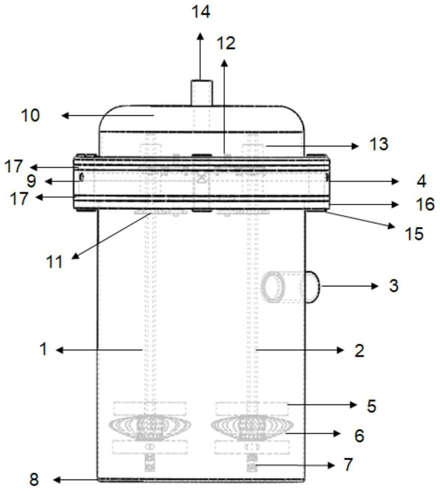 Device for liquefying biomass through cooperation of rotary tooth-shaped electrode discharge and heterogeneous catalyst