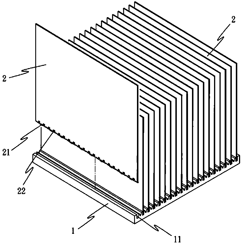 Radiating fin and base combination structure