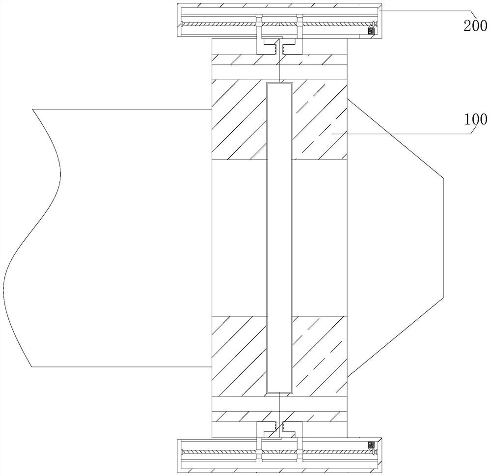 Hubbed flange easy to disassemble