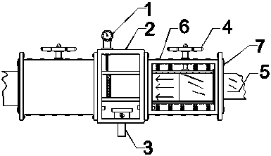 Pipeline joint for oil field gas production and use method thereof