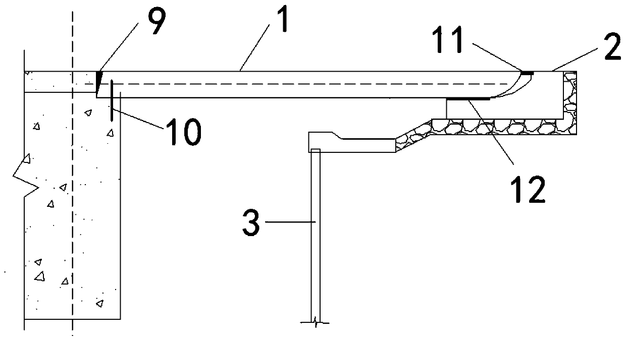 Seamless anti-seismic abutment with separation type butt strap