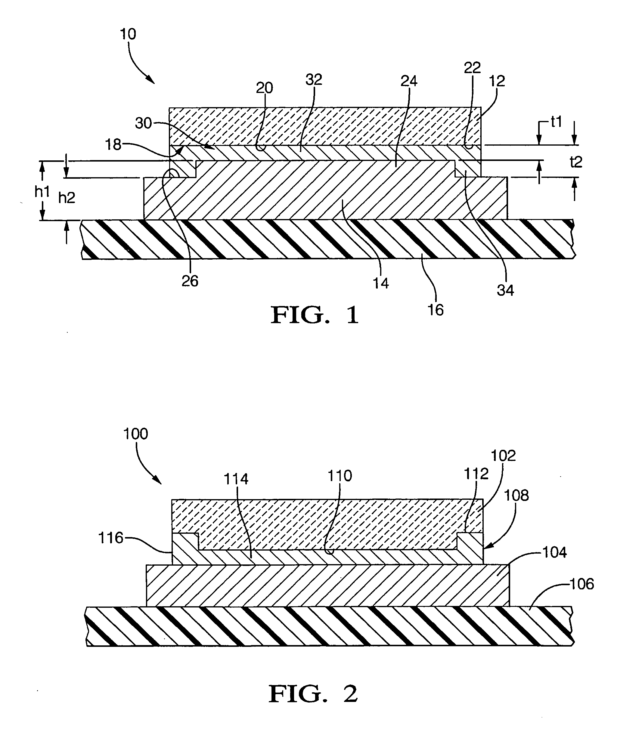 Microelectronic assembly having variable thickness solder joint