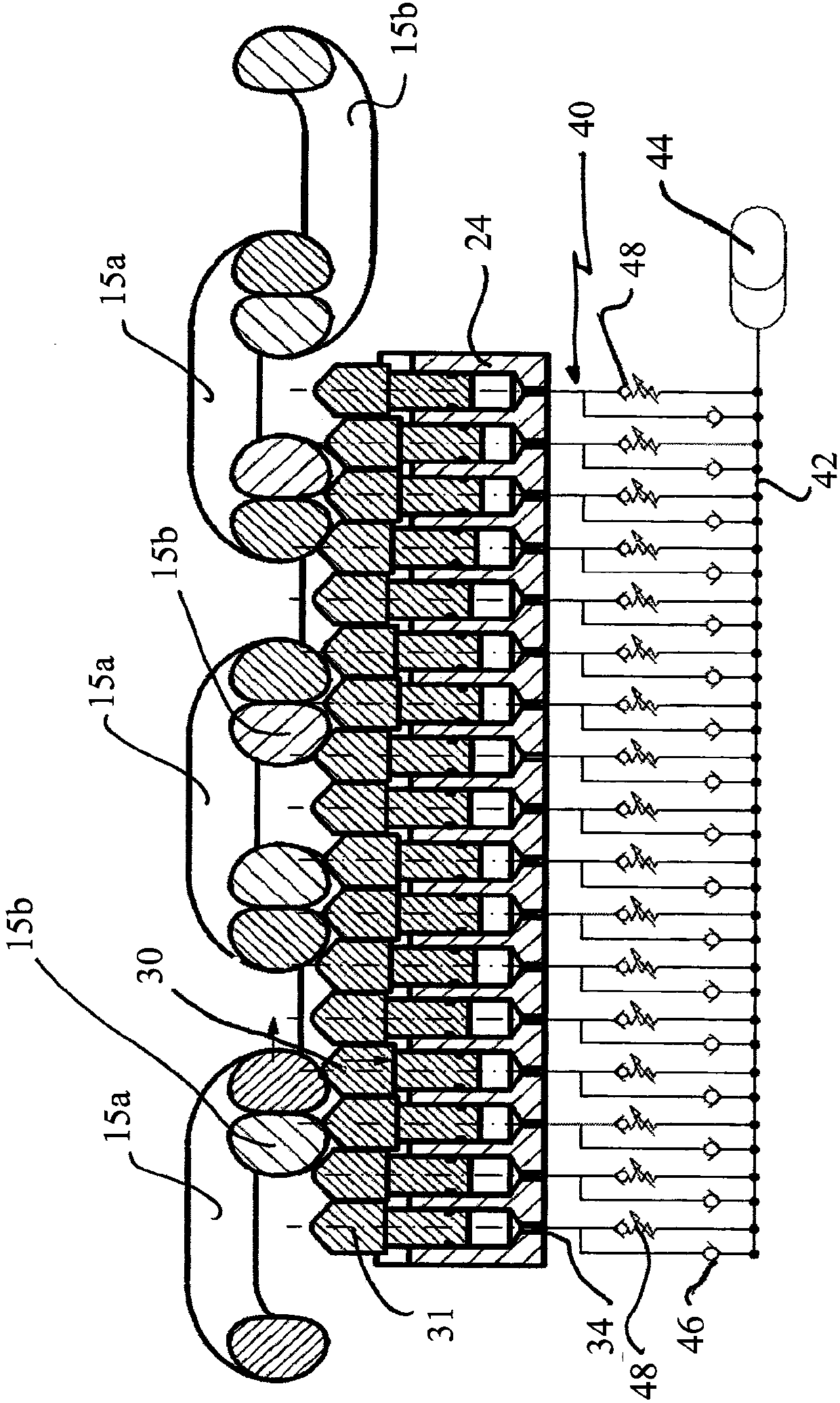 Method and device for driving a chain transmission and a chain clutch