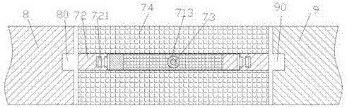 A covering device for the flexible connection gap of carriages