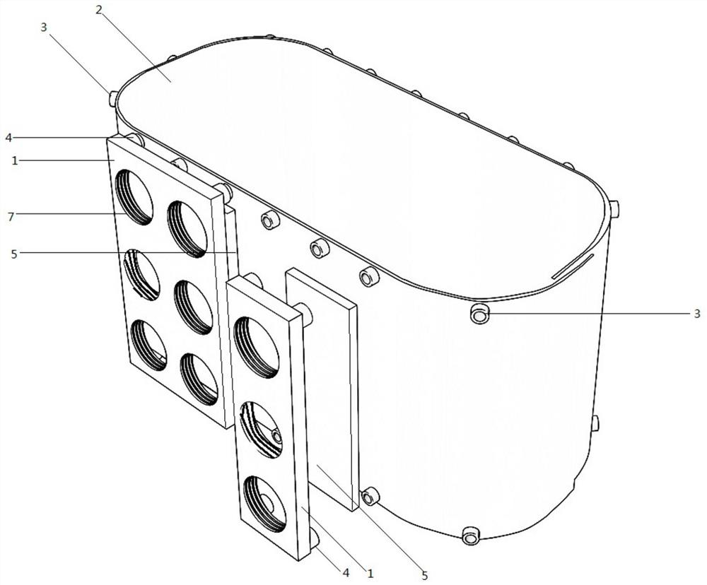 A lung-clearing and phlegm-expelling device for the elderly