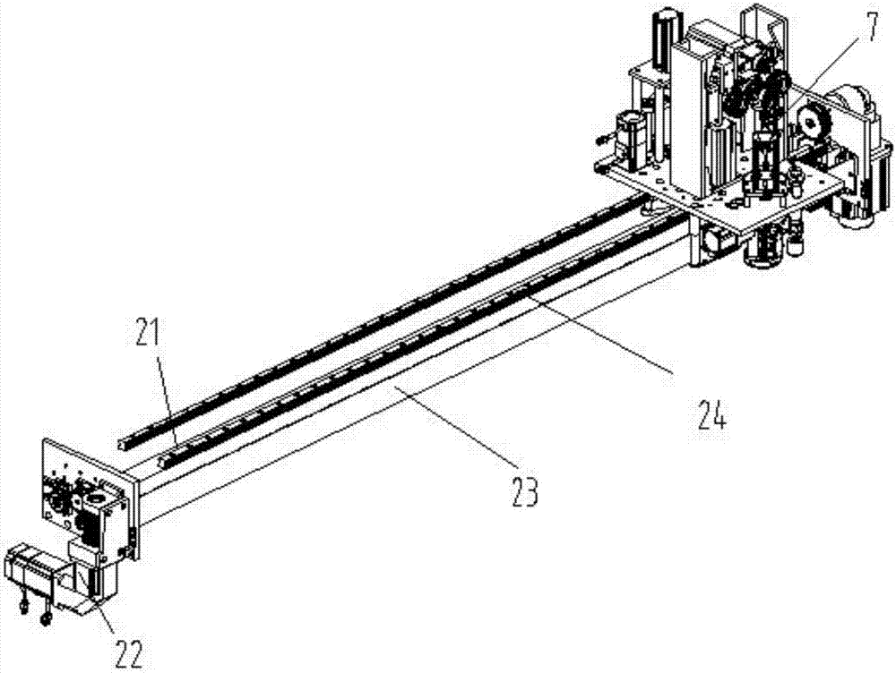 Fabric cutting device capable of adapting to belt conveying