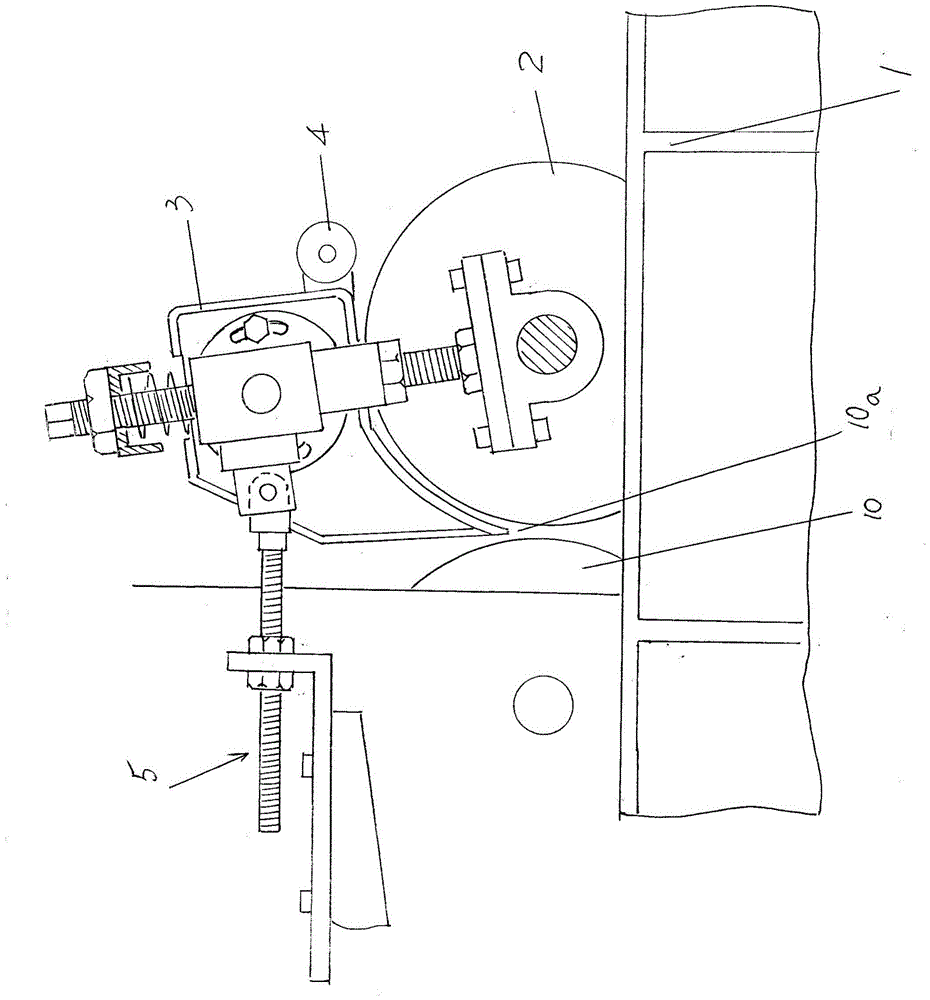 Cotton feeding device for carding machine
