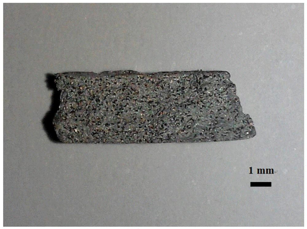 Material mixing method for preparing wolfram carbide particle (WCp)/2024Al composite radiation shield material