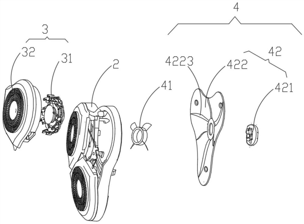 Electric shaver with beard residue collecting function