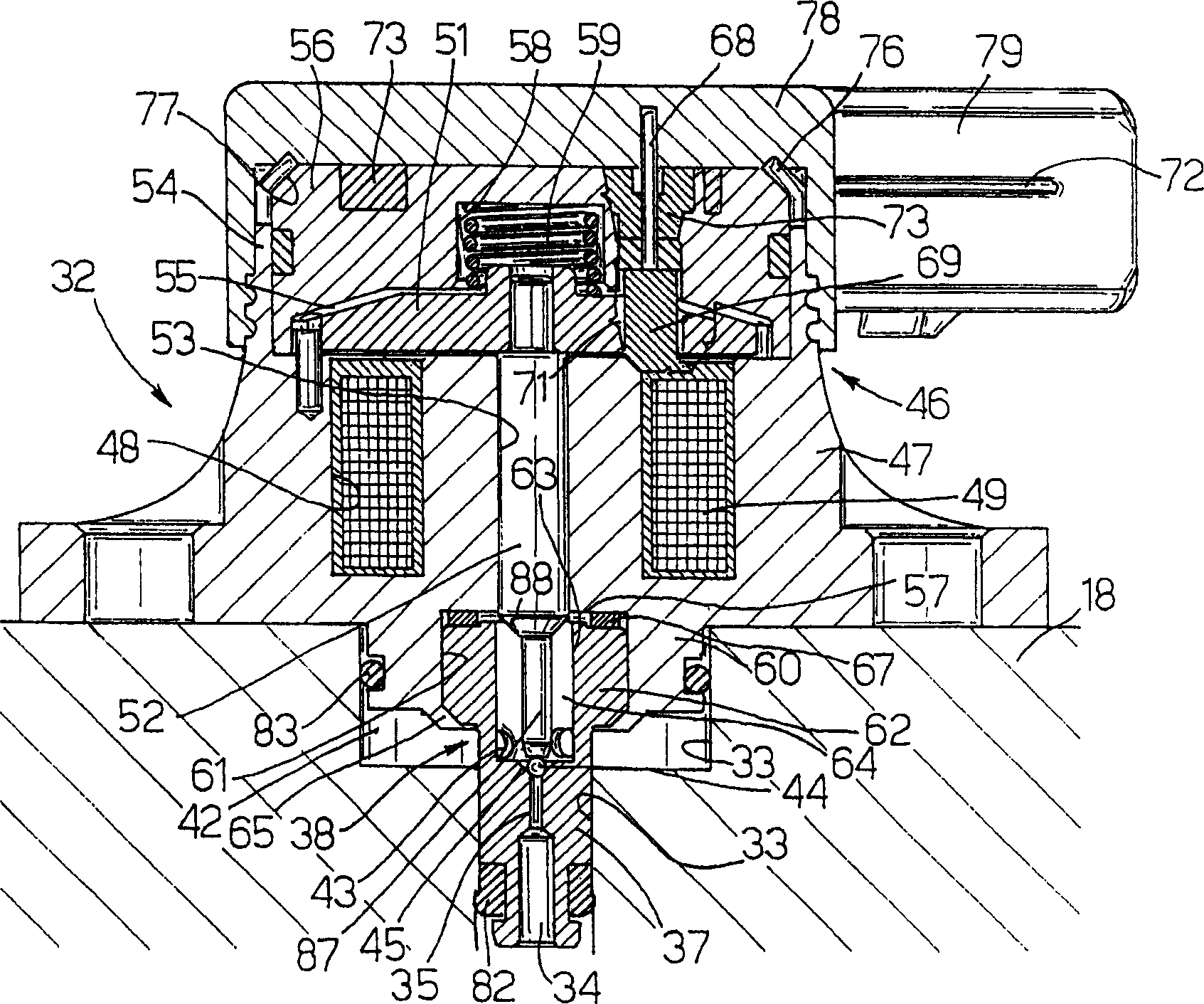 Device for regulating transport pressure of pump, for instance supplying oil to IC engine