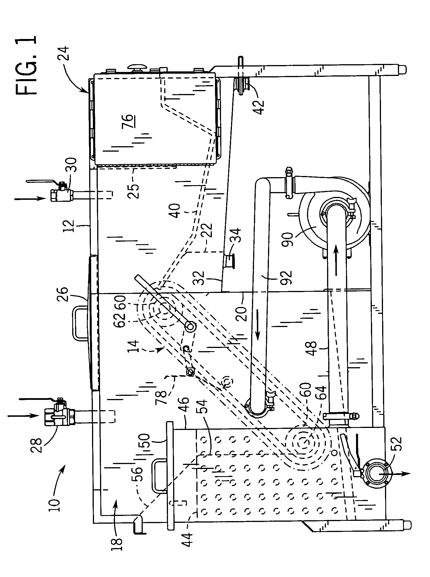 Single-conveyor elongated object cleaning system