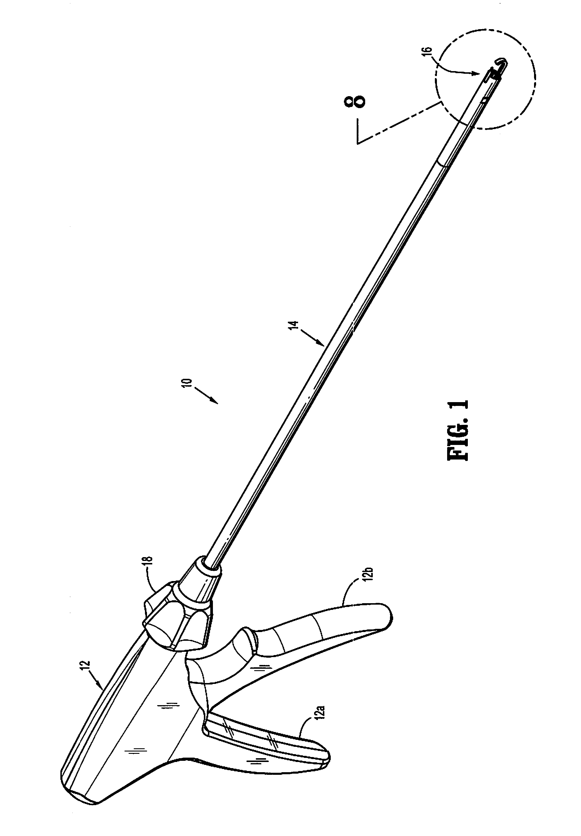 Clip applying apparatus and ligation clip