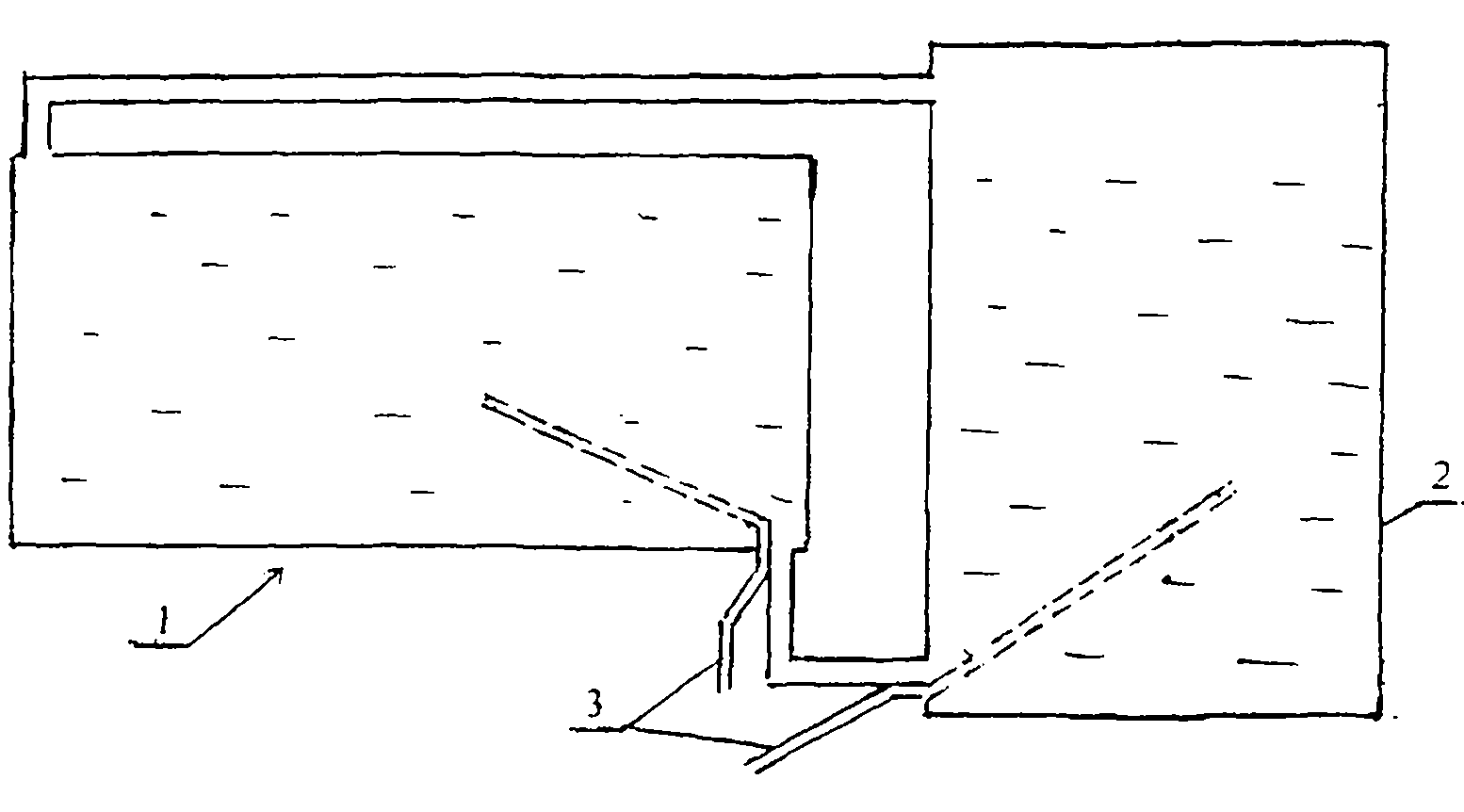 Wall-mounted solar water heater and manufacturing method of solar heat accumulator