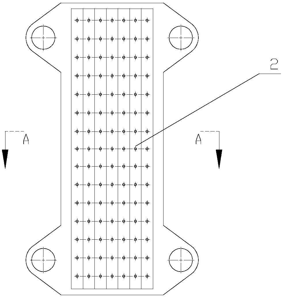 Feeding system applicable to super-large scale atomic layer deposition