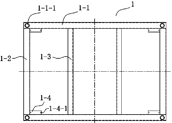 Movable bracket for scaffold material lightering and application method thereof