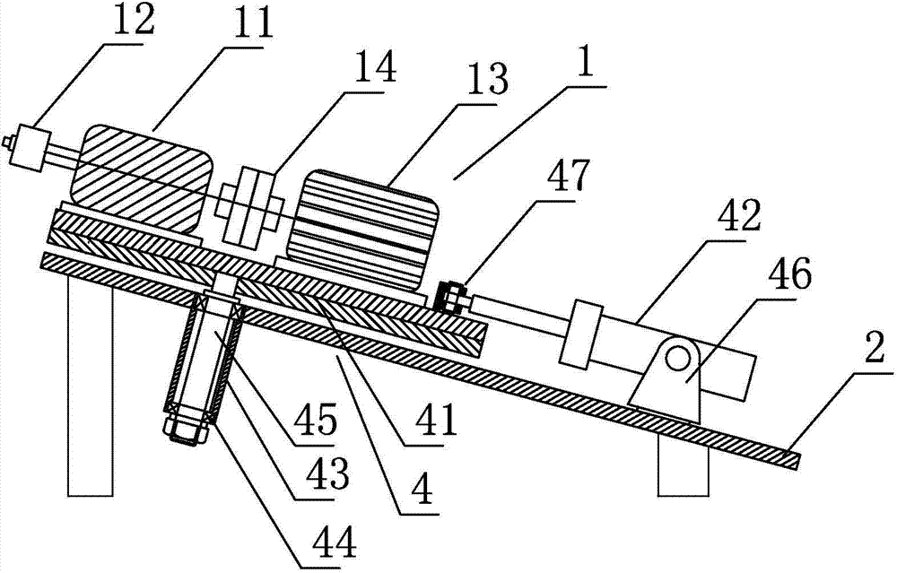 Edge grinding chamfering device and method for pipe fitting socket