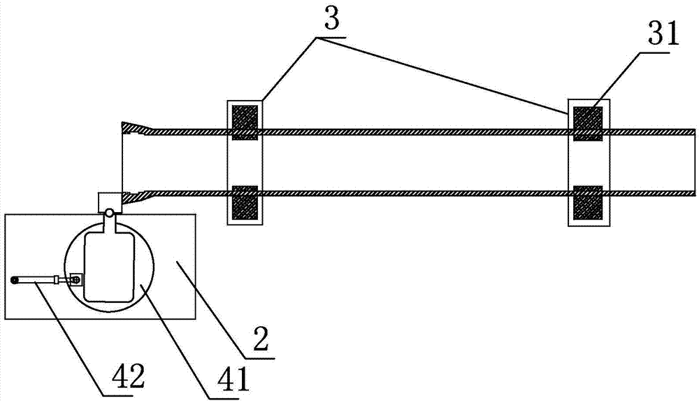 Edge grinding chamfering device and method for pipe fitting socket