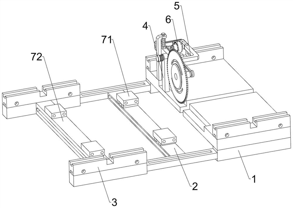 A fixed-distance automatic plate cutting device