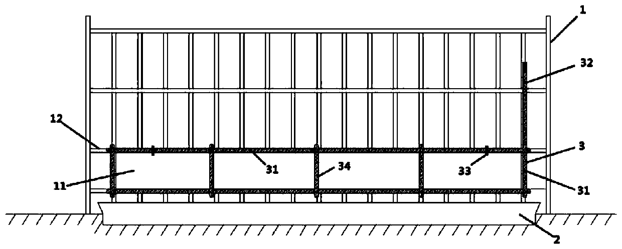 Sheepfold with sheet clamping fence