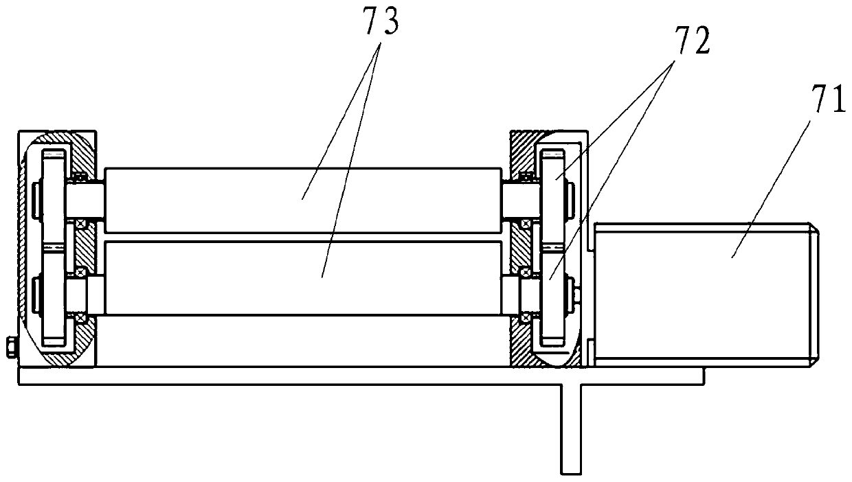 Automatic-ramie-splitting reverse pull type ramie decortication machine