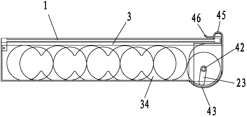 Refrigerator and coke can accommodating device thereof