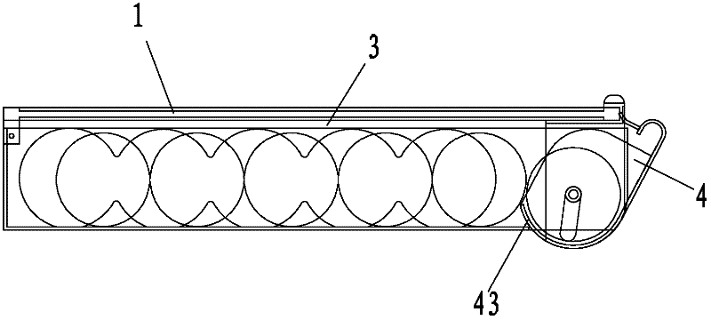 Refrigerator and coke can accommodating device thereof